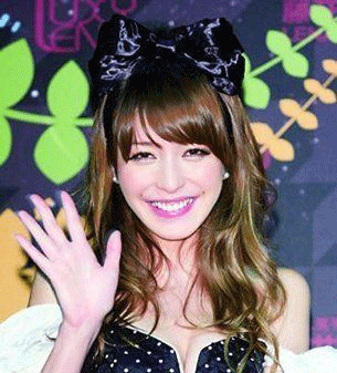 藤井莉娜